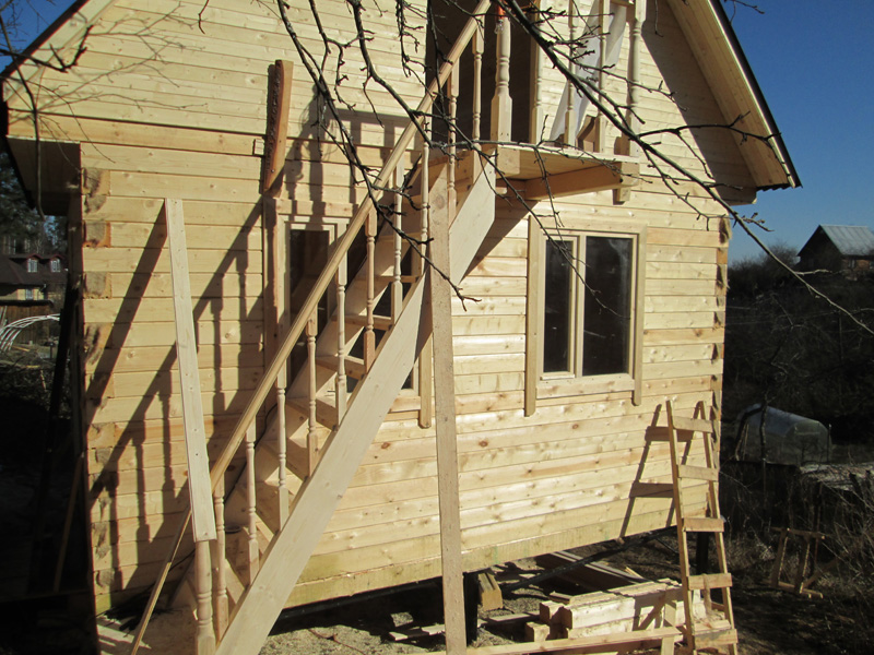 Лестница на 2-й этаж. Лестница на 2-й этаж.